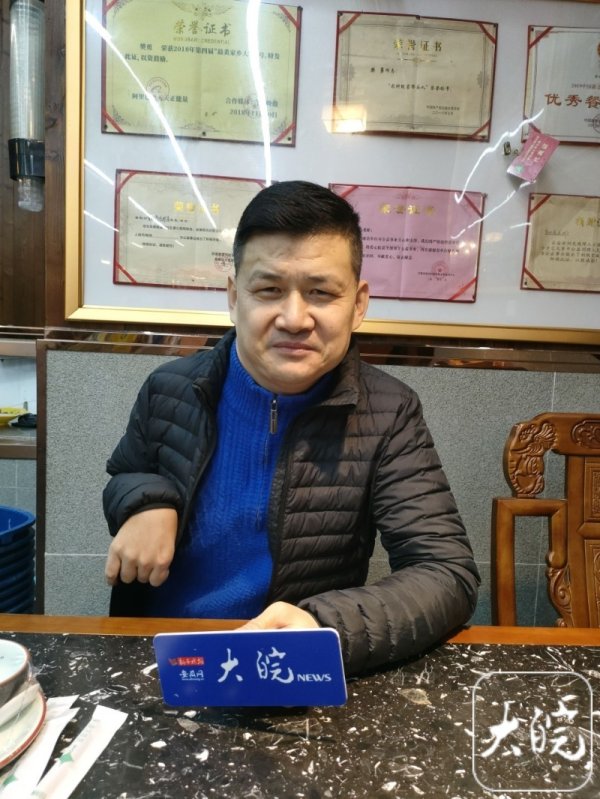 云配资 安徽一肢残男子苦练龙虾烹饪让人生逆袭